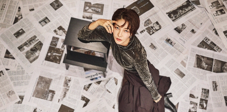 <font size="3">그의 어머니<br>Mother of Him</font>