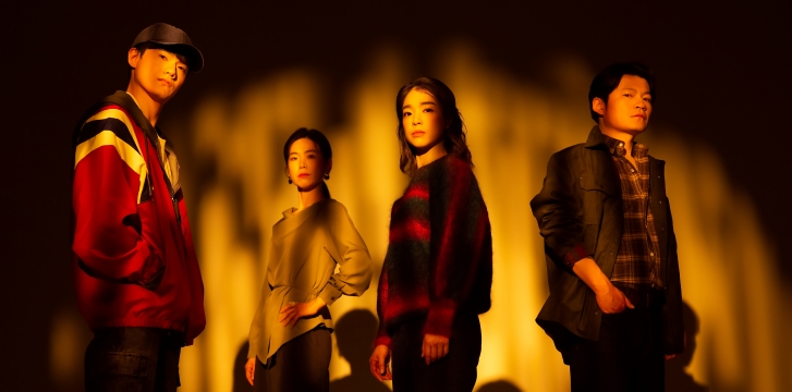 <font size="2">청소년극<br><font size="5">노란 달<br>YELLOW MOON</font>