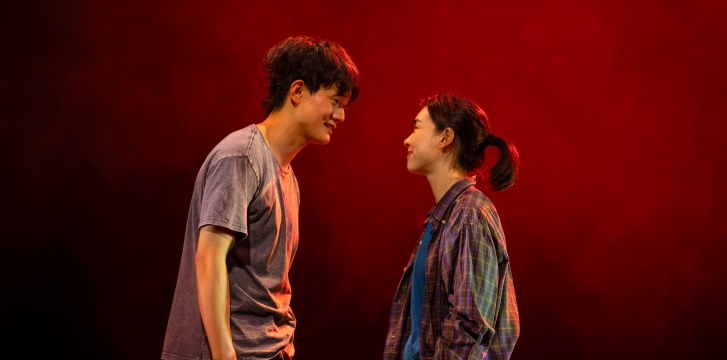 <font size="2">청소년극<br><font size="5">노란 달<br>YELLOW MOON</font>